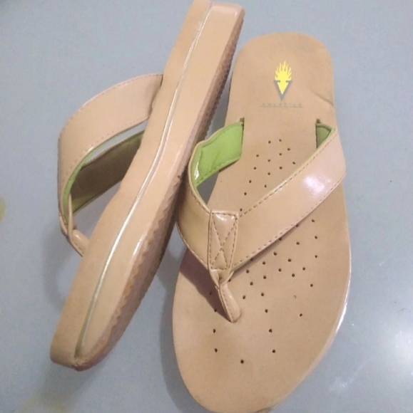 Volatile Thongs